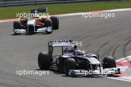 08.05.2011 Istanbul, Turkey,  Rubens Barrichello (BRA), AT&T Williams, FW33 leads Adrian Sutil (GER), Force India F1 Team, VJM-04 - Formula 1 World Championship, Rd 04, Turkish Grand Prix, Sunday Race