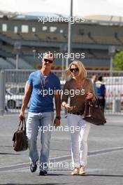 11.11.2011 Abu Dhabi, Abu Dhabi,  Michael Schumacher (GER), Mercedes GP and his wife Corina - Formula 1 World Championship, Rd 18, Abu Dhabi Grand Prix, Friday