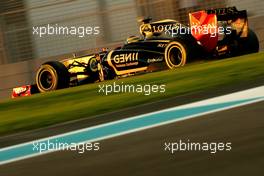 11.11.2011 Abu Dhabi, Abu Dhabi,  Bruno Senna (BRE), Renault F1 Team  - Formula 1 World Championship, Rd 18, Abu Dhabi Grand Prix, Friday Practice