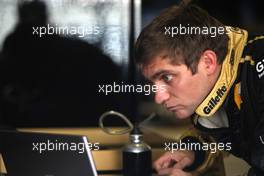 11.11.2011 Abu Dhabi, Abu Dhabi,  Vitaly Petrov (RUS), Lotus Renalut F1 Team  - Formula 1 World Championship, Rd 18, Abu Dhabi Grand Prix, Friday Practice