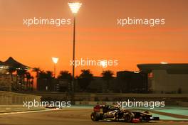 13.11.2011 Abu Dhabi, Abu Dhabi,  Bruno Senna (BRE), Renault F1 Team  - Formula 1 World Championship, Rd 18, Abu Dhabi Grand Prix, Sunday Race