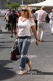 12.11.2011 Abu Dhabi, Abu Dhabi, Corina Schumacher (GER), Wife of Michael Schumacher (GER), Mercedes GP Petronas F1 Team  - Formula 1 World Championship, Rd 18, Abu Dhabi Grand Prix, Saturday Qualifying