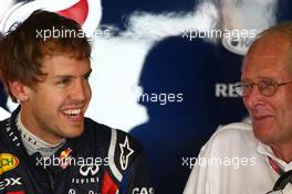 12.11.2011 Abu Dhabi, Abu Dhabi, Sebastian Vettel (GER), Red Bull Racing and Helmut Marko (AUT), Red Bull Racing, Red Bull Advisor  - Formula 1 World Championship, Rd 18, Abu Dhabi Grand Prix, Saturday Qualifying