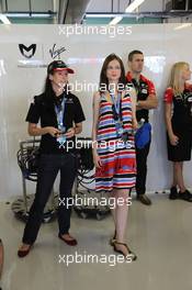 12.11.2011 Abu Dhabi, Abu Dhabi, Sophie Ellis-Bextor - Formula 1 World Championship, Rd 18, Abu Dhabi Grand Prix, Saturday Qualifying