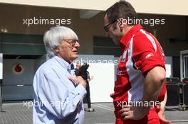 13.11.2011 Abu Dhabi, Abu Dhabi, Stefano Domenicali (ITA) Ferrari General Director with Bernie Ecclestone (GBR)  - Formula 1 World Championship, Rd 18, Abu Dhabi Grand Prix, Sunday