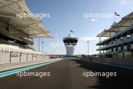 10.11.2011 Abu Dhabi, Abu Dhabi,  Track atmosphere  - Formula 1 World Championship, Rd 18, Abu Dhabi Grand Prix, Thursday