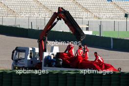 03.02.2011 Valencia, Spain,  Felipe Massa (BRA), Scuderia Ferrari stops on track - Formula 1 Testing - Formula 1 World Championship 2011