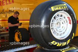 01.02.2011 Valencia, Spain,  Pirelli tyres  - Formula 1 Testing - Formula 1 World Championship 2011
