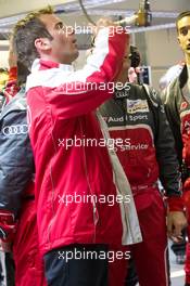 06.-12.06.2011 Le Mans, France, Race, Romain Dumas reaction after the crash of #1 Audi Sport Team Joest Audi R18 TDI: Timo Bernhard, Romain Dumas, Mike Rockenfeller - 24 Hour of Le Mans 2011