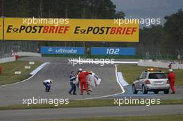 Andy Priaulx (GBR) BMW Team RBM BMW M3 DTM lost his hood 27.04.2012. DTM Round 1, Friday, Hockenheim, Germany