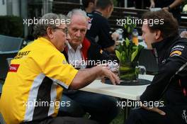 Jean-Francois Caubet (FRA), Managing director of Renault with Christian Horner (GBR), Red Bull Racing, Sporting Director  16.03.2012. Formula 1 World Championship, Rd 1, Australian Grand Prix, Melbourne, Australia, Friday