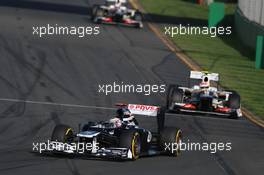 Pastor Maldonado (VEN), Williams F1 Team leads Sergio Perez (MEX), Sauber F1 Team  18.03.2012. Formula 1 World Championship, Rd 1, Australian Grand Prix, Melbourne, Australia, Sunday