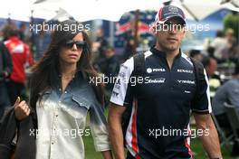 Pastor Maldonado (VEN), Williams F1 Team and his girlfriend 18.03.2012. Formula 1 World Championship, Rd 1, Australian Grand Prix, Melbourne, Australia, Sunday