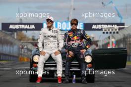 Michael Schumacher (GER), Mercedes GP and Sebastian Vettel (GER), Red Bull Racing  18.03.2012. Formula 1 World Championship, Rd 1, Australian Grand Prix, Melbourne, Australia, Sunday