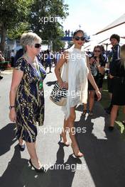 Mother of Jenson Button (GBR), McLaren Mercedes and Lewis Hamilton (GBR), McLaren Mercedes girlfriend 18.03.2012. Formula 1 World Championship, Rd 1, Australian Grand Prix, Melbourne, Australia, Sunday