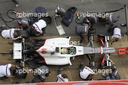 03.03.2012, Barcelona, Spain, Sergio PÃ©rez (MEX), Sauber F1 Team pit stop - Formula 1 Testing, day 3 - Formula 1 World Championship