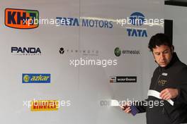 04.03.2012, Barcelona, Spain, HRT Formula One Team mechanic  - Formula 1 Testing, day 4 - Formula 1 World Championship