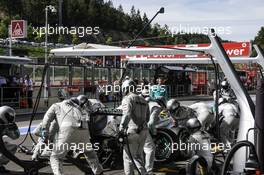 Nico Rosberg (GER) Mercedes AMG F1 W03 makes a pit stop. 02.09.2012. Formula 1 World Championship, Rd 12, Belgian Grand Prix, Spa Francorchamps, Belgium, Race Day