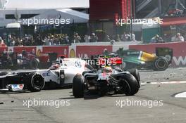 A crash at the start of the race involving Lewis Hamilton (GBR) McLaren MP4/27 and Romain Grosjean (FRA) Lotus F1 E20; Fernando Alonso (ESP) Ferrari F2012; Sergio Perez (MEX) Sauber C31 and Pastor Maldonado (VEN) Williams FW34. 02.09.2012. Formula 1 World Championship, Rd 12, Belgian Grand Prix, Spa Francorchamps, Belgium, Race Day