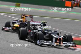 Bruno Senna (BRA), Williams F1 Team leads Sebastian Vettel (GER), Red Bull Racing  02.09.2012. Formula 1 World Championship, Rd 12, Belgian Grand Prix, Spa Francorchamps, Belgium, Race Day