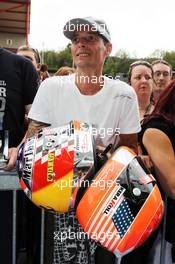 Michael Schumacher (GER) Mercedes AMG F1 fan. 30.08.2012. Formula 1 World Championship, Rd 12, Belgian Grand Prix, Spa Francorchamps, Belgium, Preparation Day
