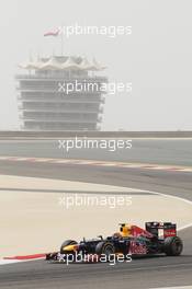 Mark Webber (AUS) Red Bull Racing RB8. 20.04.2012. Formula 1 World Championship, Rd 4, Bahrain Grand Prix, Sakhir, Bahrain, Practice Day