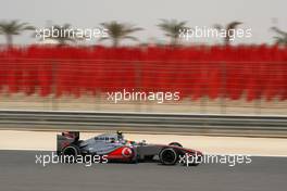 Lewis Hamilton (GBR) McLaren Mercedes MP4-27 20.04.2012. Formula 1 World Championship, Rd 4, Bahrain Grand Prix, Sakhir, Bahrain, Practice Day