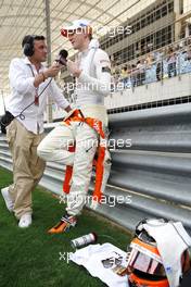 Nico Hulkenberg (GER), Sahara Force India Formula One Team and Will Buxton (GBR), Speed TV 22.04.2012. Formula 1 World Championship, Rd 4, Bahrain Grand Prix, Sakhir, Bahrain, Race Day