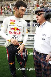 Mark Webber (AUS), Red Bull Racing and Jackie Stewart (GBR) 22.04.2012. Formula 1 World Championship, Rd 4, Bahrain Grand Prix, Sakhir, Bahrain, Race Day