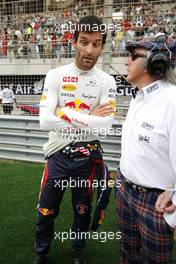 Mark Webber (AUS), Red Bull Racing and Jackie Stewart (GBR) 22.04.2012. Formula 1 World Championship, Rd 4, Bahrain Grand Prix, Sakhir, Bahrain, Race Day