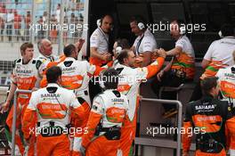 The Sahara Force India F1 Team team celebrate sixth position for Paul di Resta (GBR) Sahara Force India F1. Motor Racing - Formula One World Championship - Bahrain Grand Prix - Race Day - Sakhir, Bahrain