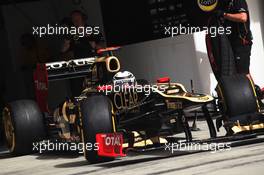 Kimi Raikkonen (FIN) Lotus E20 leaves the pits. 21.04.2012. Formula 1 World Championship, Rd 4, Bahrain Grand Prix, Sakhir, Bahrain, Qualifying Day