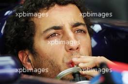 Daniel Ricciardo (AUS) Scuderia Toro Rosso STR7. 21.04.2012. Formula 1 World Championship, Rd 4, Bahrain Grand Prix, Sakhir, Bahrain, Qualifying Day