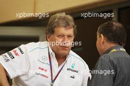 (L to R): Norbert Haug (GER) Mercedes Sporting Director with Jean Todt (FRA) FIA President. 21.04.2012. Formula 1 World Championship, Rd 4, Bahrain Grand Prix, Sakhir, Bahrain, Qualifying Day