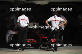 Lewis Hamilton (GBR) McLaren MP4/27 in the pits. 21.04.2012. Formula 1 World Championship, Rd 4, Bahrain Grand Prix, Sakhir, Bahrain, Qualifying Day