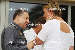 Jean Todt (FRA) FIA President with Sabine Kehm (GER) Manager of Michael Schumacher (GER) Mercedes AMG F1. 21.04.2012. Formula 1 World Championship, Rd 4, Bahrain Grand Prix, Sakhir, Bahrain, Qualifying Day