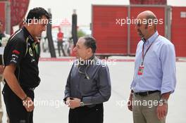 Federico Gastaldi (ARG) Lotus F1 Team Business Development Director with Jean Todt (FRA) FIA President (Centre) and Norman Howell (GBR) FIA Director of Communications (Right). 21.04.2012. Formula 1 World Championship, Rd 4, Bahrain Grand Prix, Sakhir, Bahrain, Qualifying Day