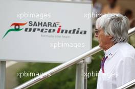 Bernie Ecclestone (GBR) CEO Formula One Group (FOM) outside Sahara Force India F1 Team paddock building. 21.04.2012. Formula 1 World Championship, Rd 4, Bahrain Grand Prix, Sakhir, Bahrain, Qualifying Day