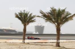 Mark Webber (AUS) Red Bull Racing RB8. 21.04.2012. Formula 1 World Championship, Rd 4, Bahrain Grand Prix, Sakhir, Bahrain, Qualifying Day