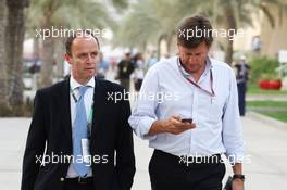 (L to R): John Yates (GBR) London Metropolitan Police Service Former Assistant Commissioner and Bahrain Police Force Advisor with Martin Whitaker (GBR)  19.04.2012. Formula 1 World Championship, Rd 4, Bahrain Grand Prix, Sakhir, Bahrain, Preparation Day
