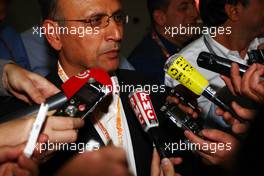 Dr Jasim Husain (BRN) Researcher on Gulf Cooperation Council (GCC) Economics with the media. 19.04.2012. Formula 1 World Championship, Rd 4, Bahrain Grand Prix, Sakhir, Bahrain, Preparation Day