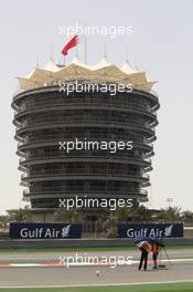 Circuit building. 19.04.2012. Formula 1 World Championship, Rd 4, Bahrain Grand Prix, Sakhir, Bahrain, Preparation Day