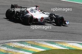 Kamui Kobayashi (JPN) Sauber C31. 23.11.2012. Formula 1 World Championship, Rd 20, Brazilian Grand Prix, Sao Paulo, Brazil, Practice Day.