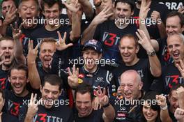Sebastian Vettel (GER), Red Bull Racing celebrates with the team and Adrian Newey (GBR) Red Bull Racing Chief Technical Officer and Christian Horner (GBR) Red Bull Racing Team Principal  25.11.2012. Formula 1 World Championship, Rd 20, Brazilian Grand Prix, Sao Paulo, BRA, Race Day