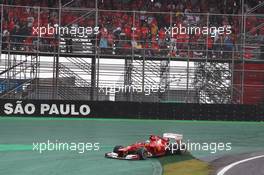 Fernando Alonso (ESP) Ferrari F2012 runs wide. 25.11.2012. Formula 1 World Championship, Rd 20, Brazilian Grand Prix, Sao Paulo, Brazil, Race Day.
