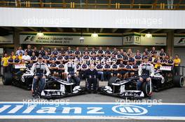 (L to R): Pastor Maldonado (VEN) Williams FW34; Valtteri Bottas (FIN) Williams Third Driver; Frank Williams (GBR) Williams Team Owner and Bruno Senna (BRA) Williams in a team photograph. 24.11.2012. Formula 1 World Championship, Rd 20, Brazilian Grand Prix, Sao Paulo, Brazil, Qualifying Day.