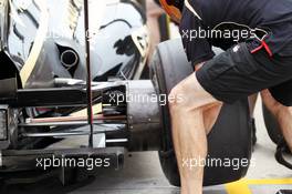 Lotus F1 Team practice a pit stop. 08.06.2012. Formula 1 World Championship, Rd 7, Canadian Grand Prix, Montreal, Canada, Practice Day