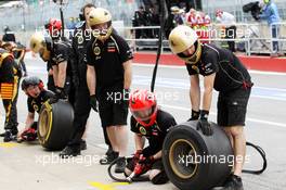 Lotus F1 Team prepare to practice a pit stop. 08.06.2012. Formula 1 World Championship, Rd 7, Canadian Grand Prix, Montreal, Canada, Practice Day