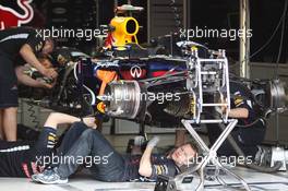 Red Bull Racing mechanics build the Red Bull Racing RB8 of Sebastian Vettel (GER). 07.06.2012. Formula 1 World Championship, Rd 7, Canadian Grand Prix, Montreal, Canada, Preparation Day