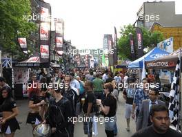 Downtown Montreal on Cresent street  07.06.2012. Formula 1 World Championship, Rd 7, Canadian Grand Prix, Montreal, Canada, Preparation Day